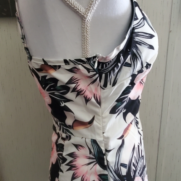 Tropical Print Wrap Dress - Picture 5 of 7